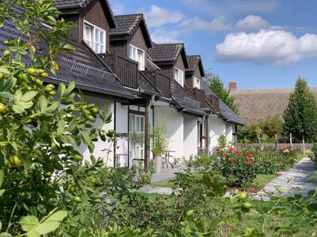 Landhotel Rosenhof Garni Am Plauer See Mit Ladesaeule Fuer E-Autos Quetzin Екстер'єр фото
